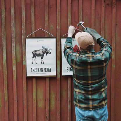 Man bär grön rutig flanellskjorta i klassisk skogshuggarstil