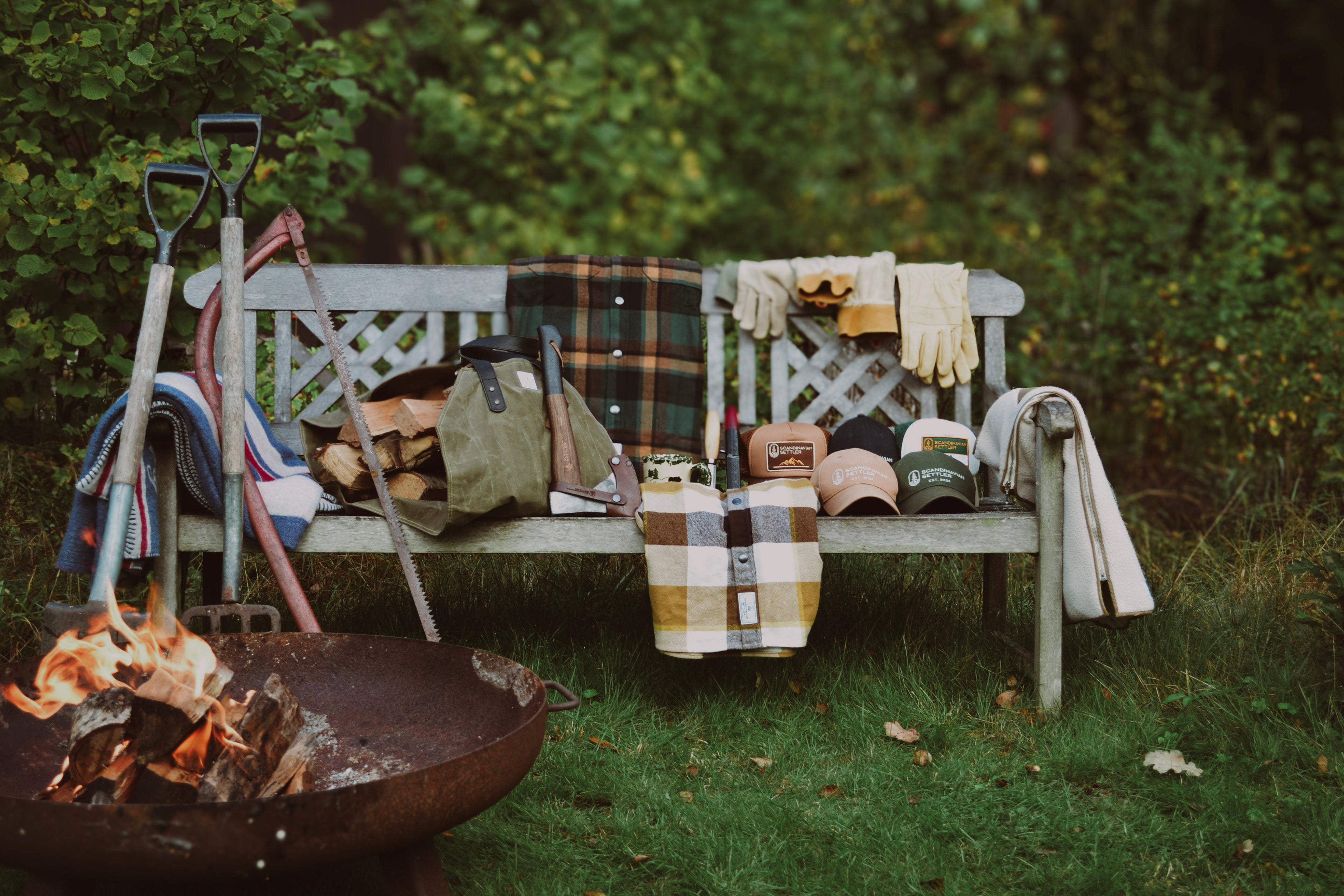 Kläder, utrustning och accessoarer för friluftsliv i skandinavisk design