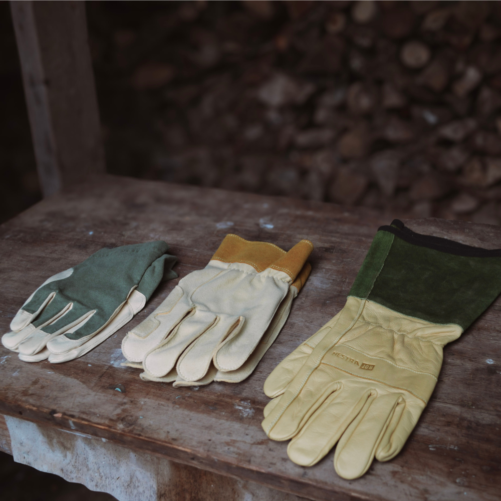 Läderhandskar för arbete i skog och trädgård
